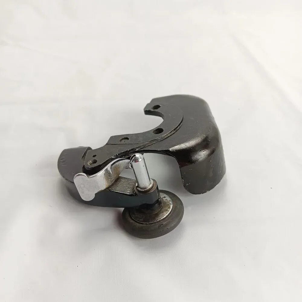 Sewing Machine Bobbin Winder Italy 21136 Unknow Brand